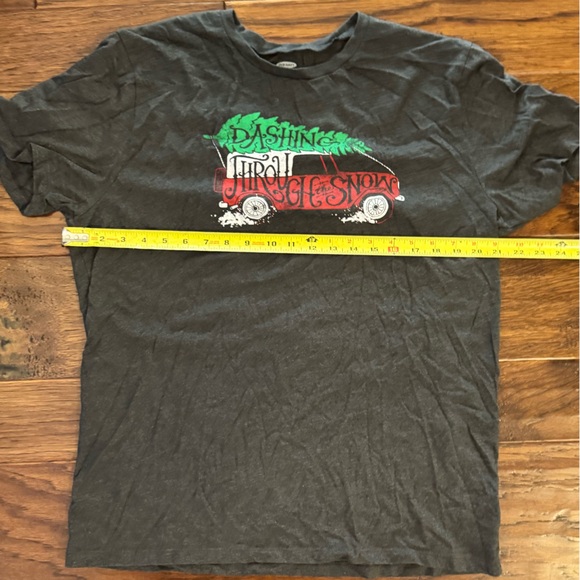 Old Navy EUC Men’s Holiday Shirt Gray Large Truck Tree Dashing Through the Snow - Picture 3 of 5